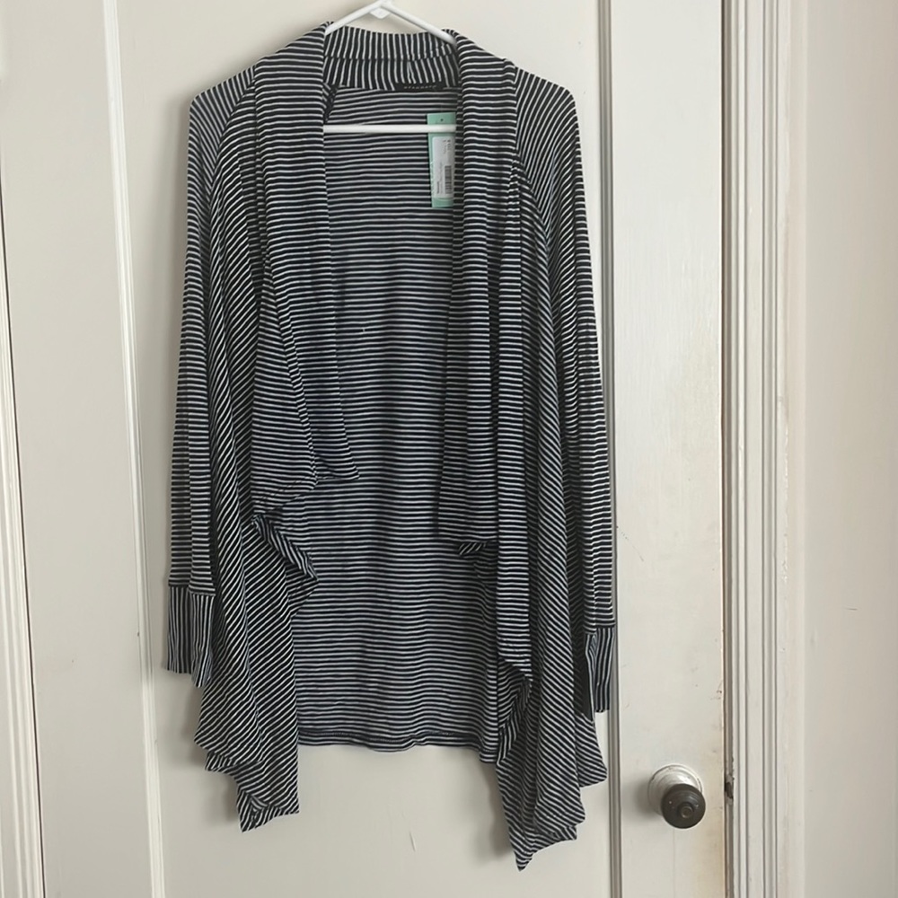 Effortless Elegance: New Flowy Striped Long Cardigan